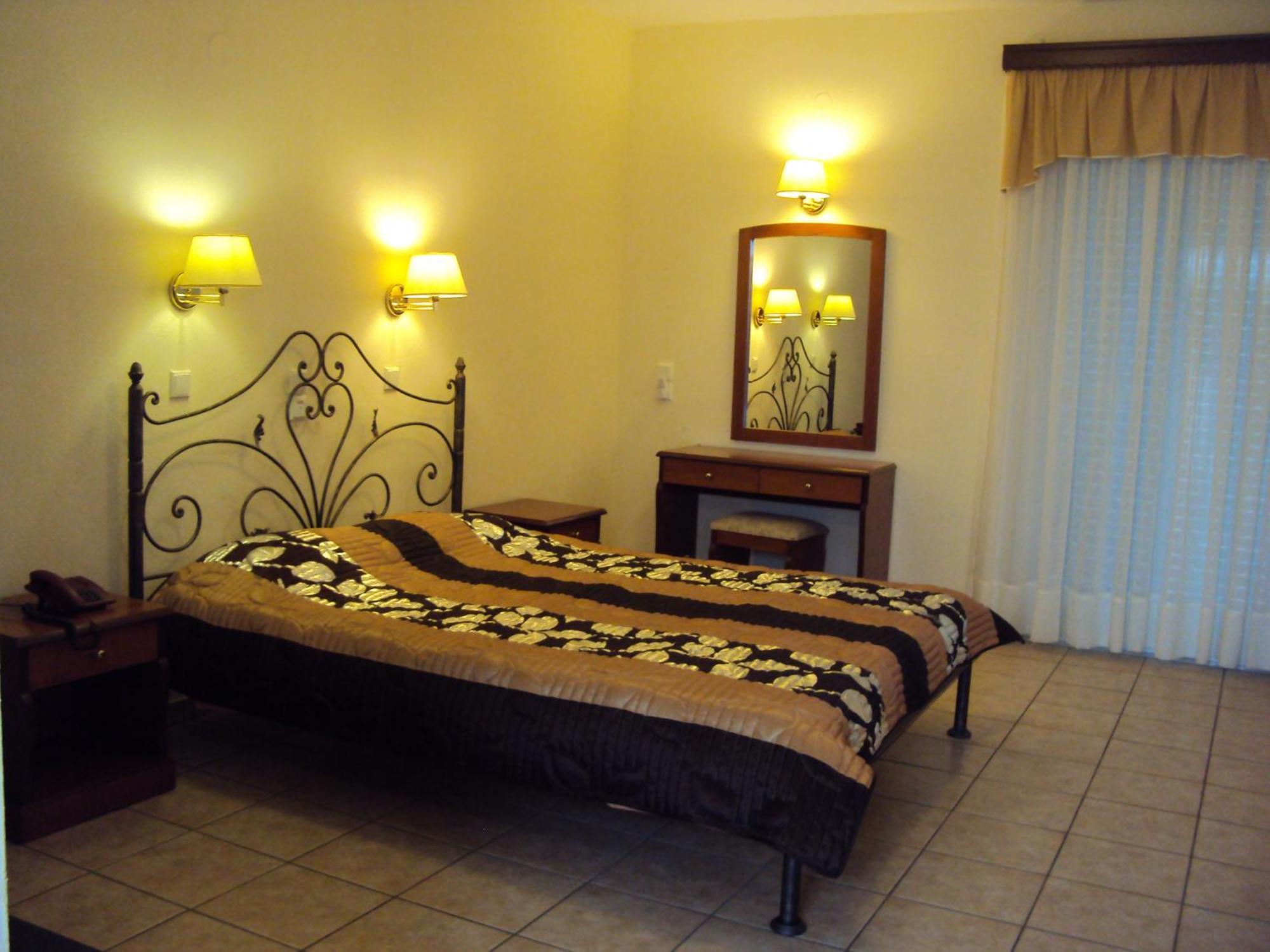 Amalia Aparthotel Palaiontsiflikion Luaran gambar